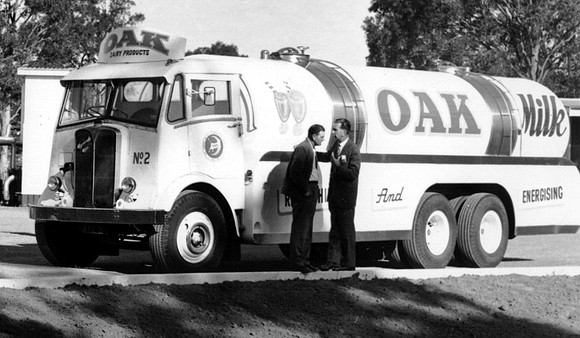 AEC Mammoth Major 6 Mk III,  Hunter Valley Dairy