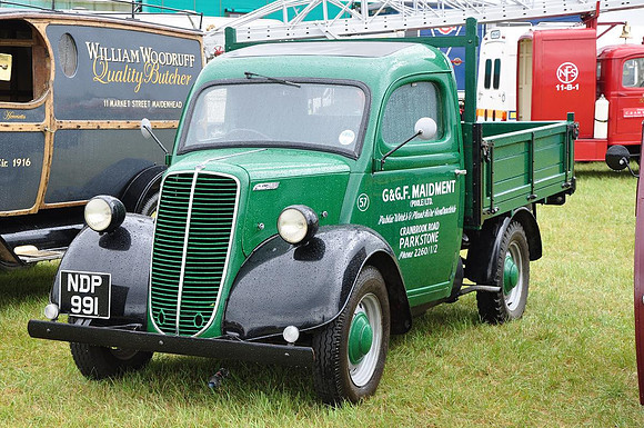 1957 Fordson E83W NDP991