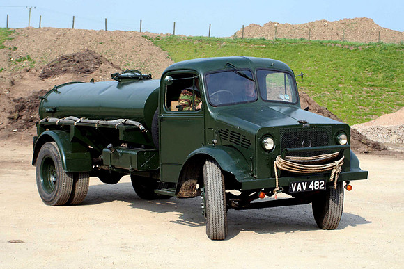 1942 Bedford OWL tanker VAV482
