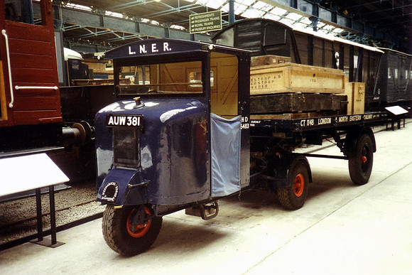 1933 Scammell mechanical horse AUW381