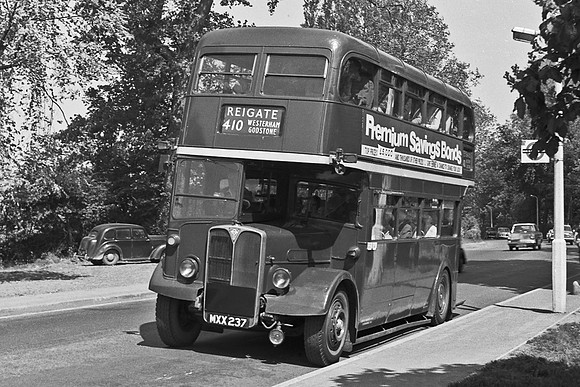 London Transport RLH37 (MXX237)