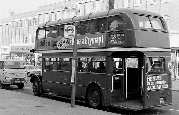 London Transport RLH59 (MXX259)