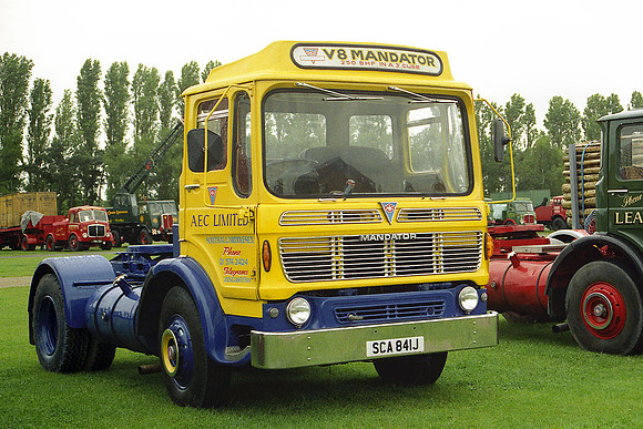 AEC Mandator V8 SCA841J