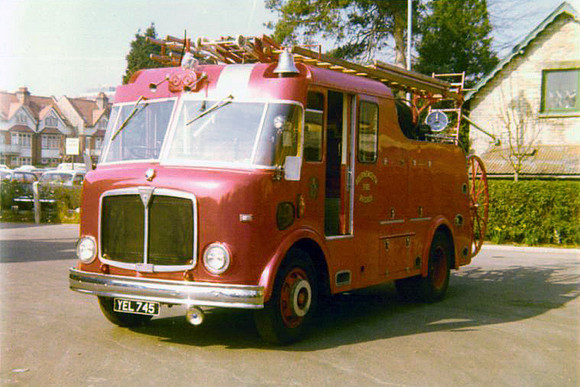 merlin2_50534_yel745_rh