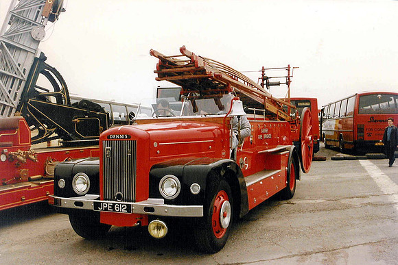 dennis_f002a jpe612 1_rh