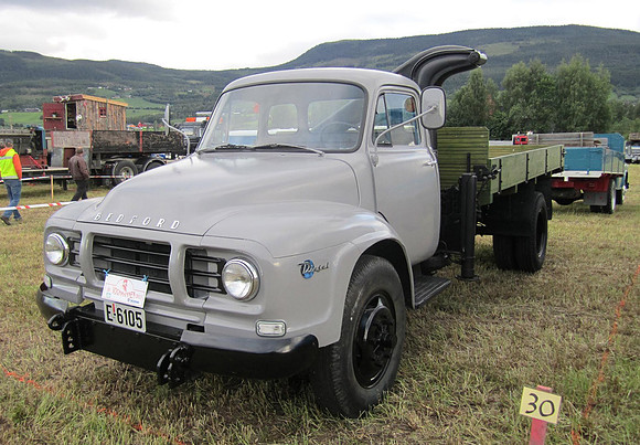 Bedford TJ6 E6105