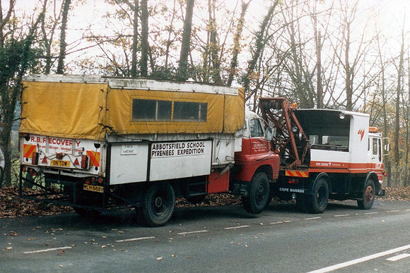 AEC recovering Bedford 4x4 MLH668V (2)