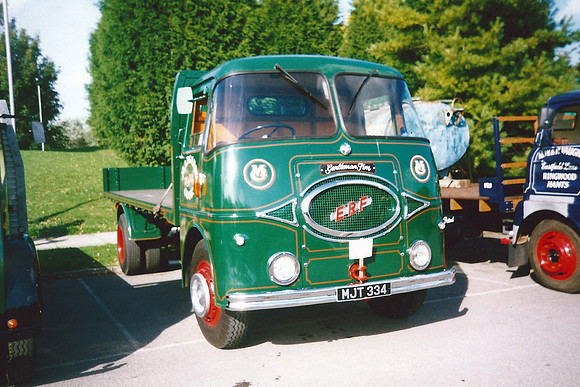 1958 ERF KV MJT334