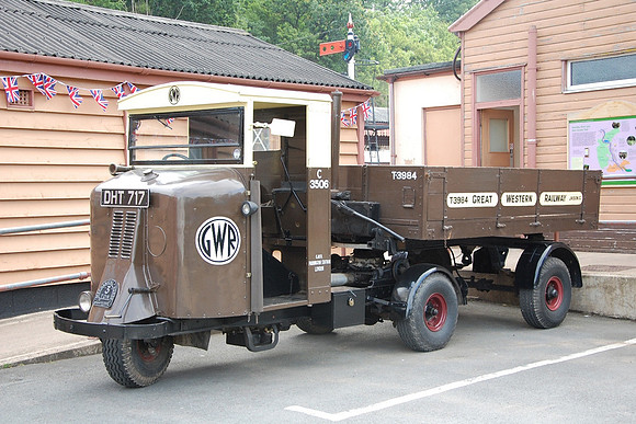 1937 Scammell 3-ton Mechanical Horse DHT717